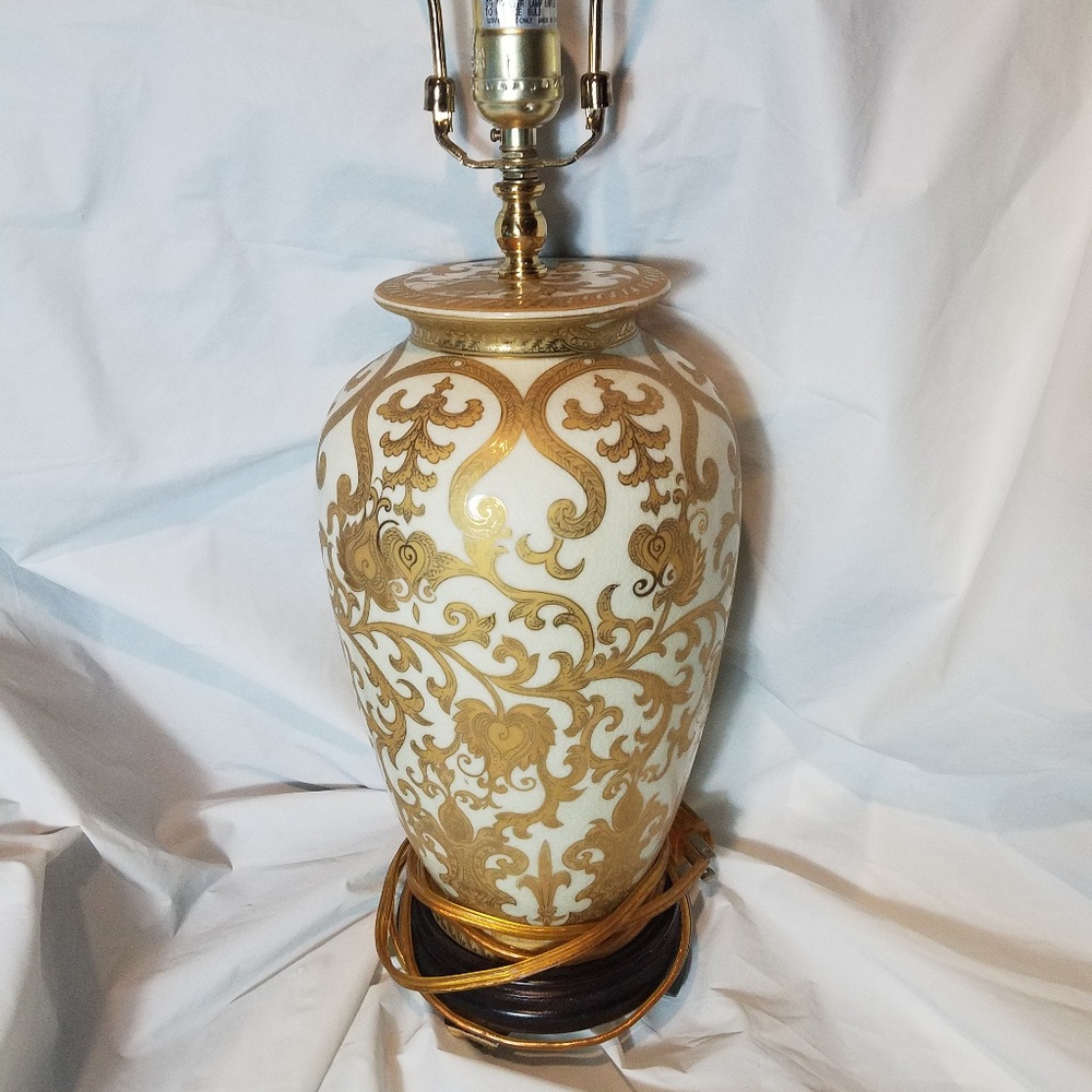 Gold tapestry lamp